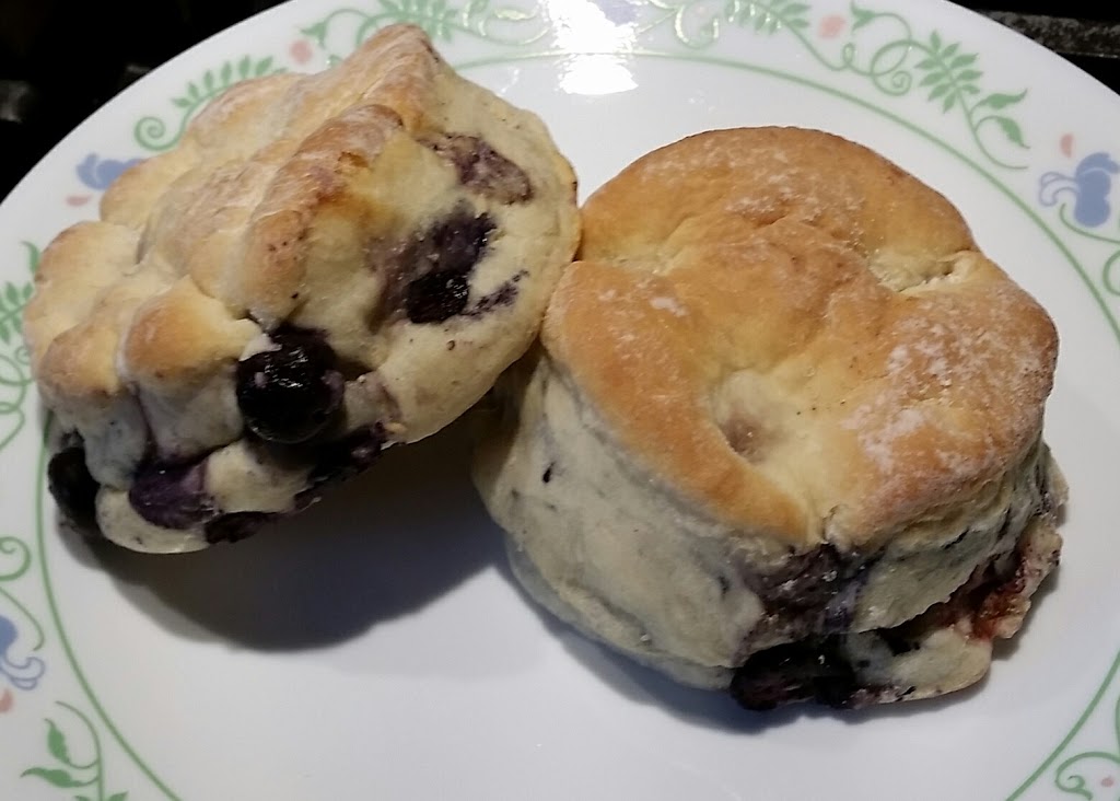 Hillcrest Bakery & Deli | 15231 Thrift Ave, White Rock, BC V4B 2K9, Canada | Phone: (604) 531-1750