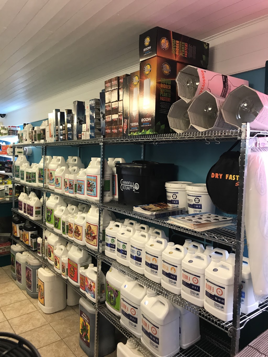 Pousse Magique Inc | 515 Rue Lanaudière, Repentigny, QC J6A 7N1, Canada | Phone: (450) 582-6662