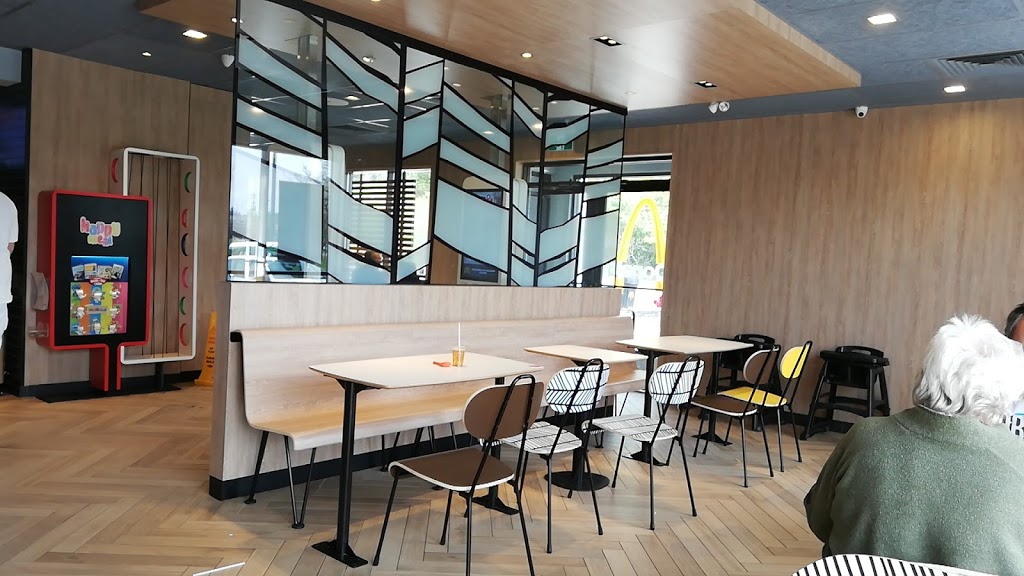 McDonalds | 1105 Bethune Dr S, Gravenhurst, ON P1P 1K9, Canada | Phone: (705) 687-7753