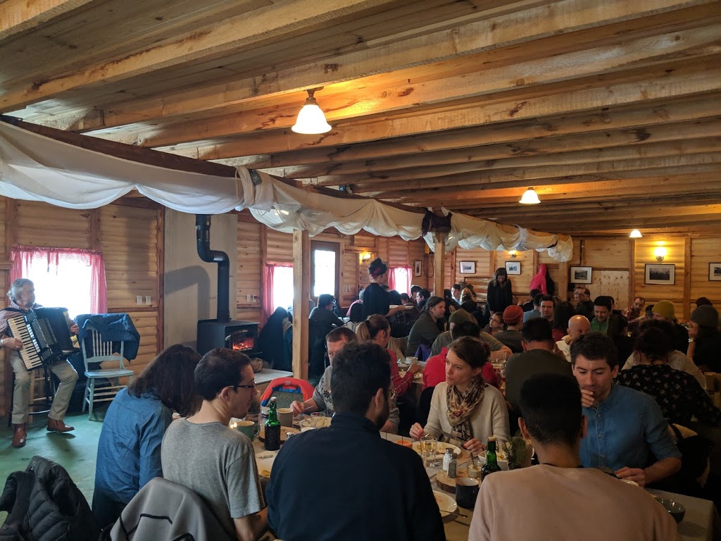 LAuthentique cabane à sucre du Domaine à Liguori | 1300 Rue Principale, Petite-Rivière-Saint-François, QC G0A 2L0, Canada | Phone: (418) 632-5653