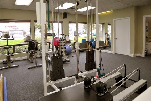 Shelbourne Physiotherapy | 3200 Shelbourne St #100b, Victoria, BC V8P 5G8, Canada | Phone: (250) 598-9828