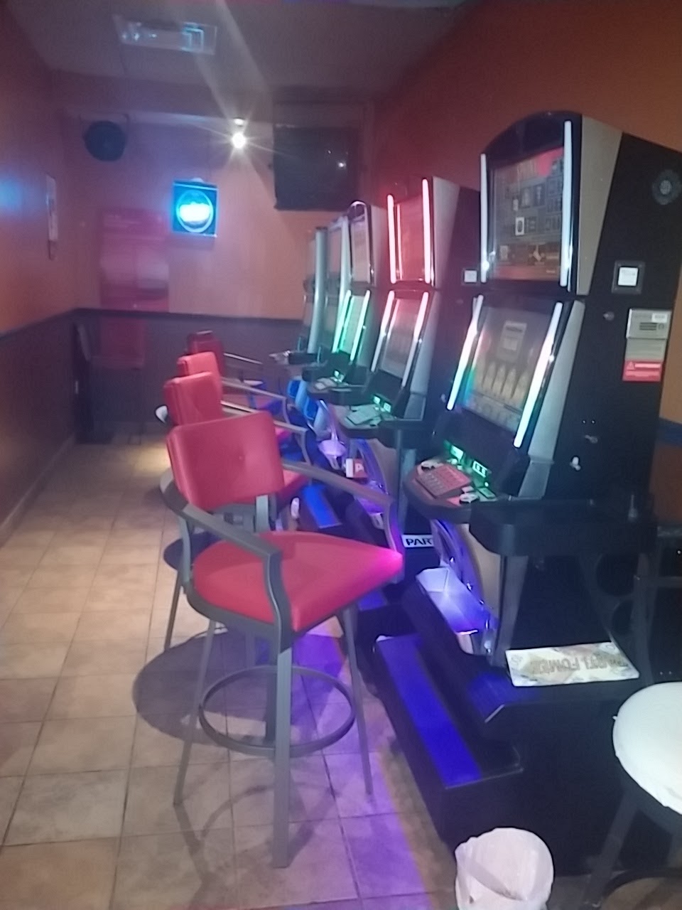 Resto Bar Ding Ho | 2310 Rue Saint-Louis, Gatineau, QC J8T 5L7, Canada | Phone: (819) 561-6644