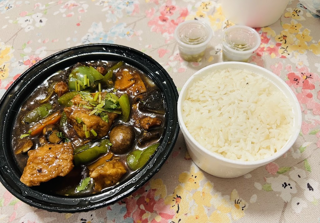 Hakka Town | Bayfield Mall Food Court, 320 Bayfield St Unit 87A, Barrie, ON L4M 3C1, Canada | Phone: (705) 818-0582