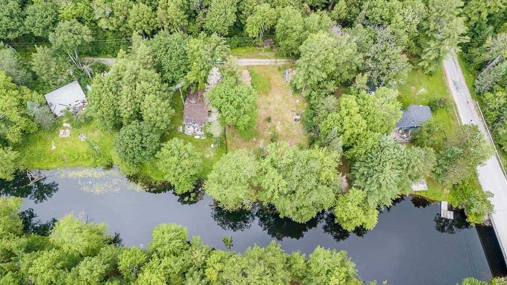 Farnaz Winch Golden Real Estate Team | 1140 Stellar Dr, Newmarket, ON L3Y 7E3, Canada | Phone: (416) 668-6628