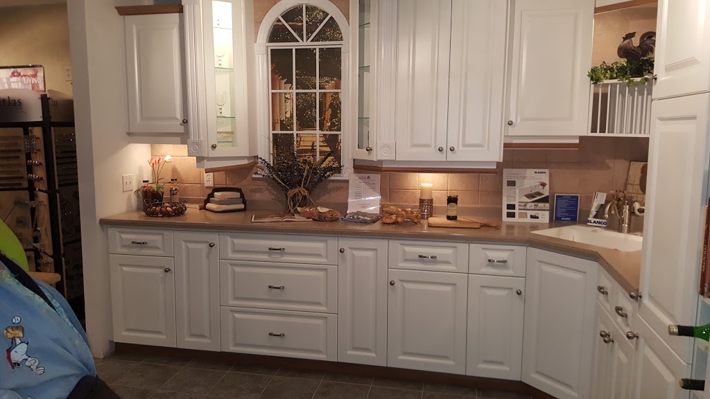 Family Home Improvements | 2744 Jefferson Blvd, Windsor, ON N8T 3C7, Canada | Phone: (519) 945-3000
