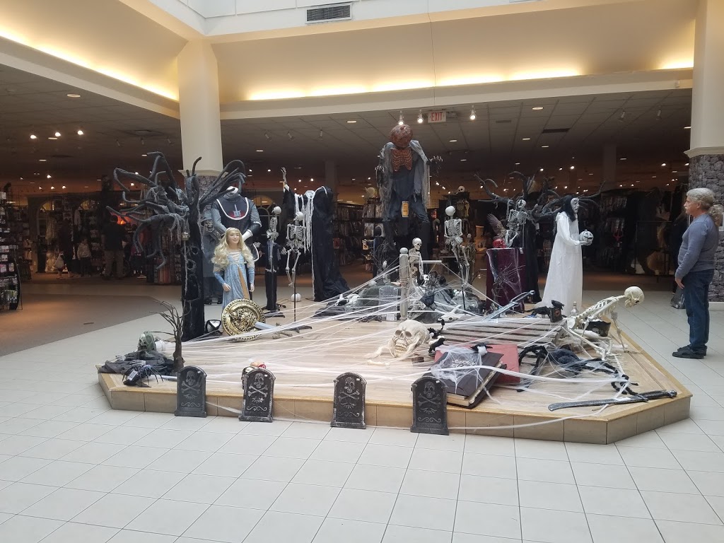 Halloween Alley | 2271 Harvey Ave Unit #1405, Kelowna, BC V1Y 6H2, Canada | Phone: (250) 762-0108