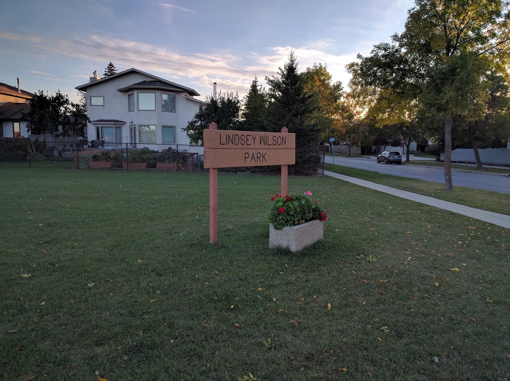 Lindsey Wilson Park | 379 Island Shore Blvd, Winnipeg, MB R3X 2B4, Canada