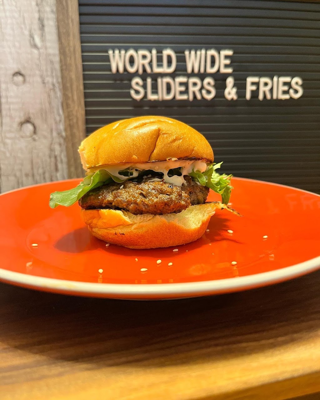 World Wide Sliders and Fries | restaurant | 1993 ON-15, Kingston, ON K7L 4V3, Canada | 3435805737 OR +1 343-580-5737
