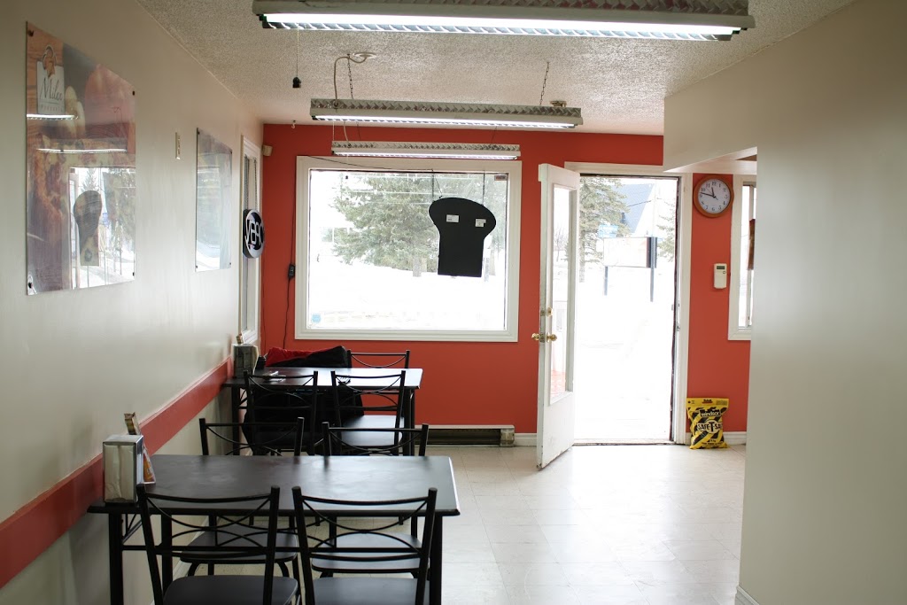 Milan Pizzaria | 5834 Rockdale Road, Vars, ON K0A 3H0, Canada | Phone: (613) 835-4100