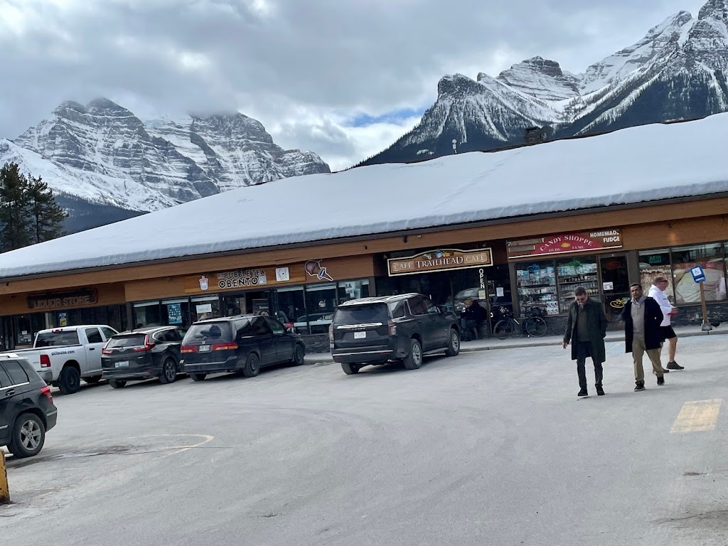 Lake Louise Village Grill & Bar | Lake Louise Dr, Lake Louise, AB T0L 1E0, Canada | Phone: (403) 522-3879
