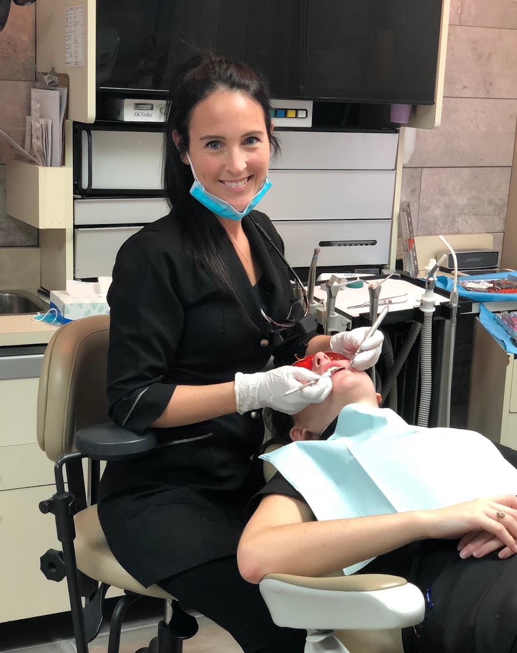 Centre dentaire Faust | 1354 Bd du Saguenay E, Chicoutimi, QC G7H 1G8, Canada | Phone: (418) 543-8509