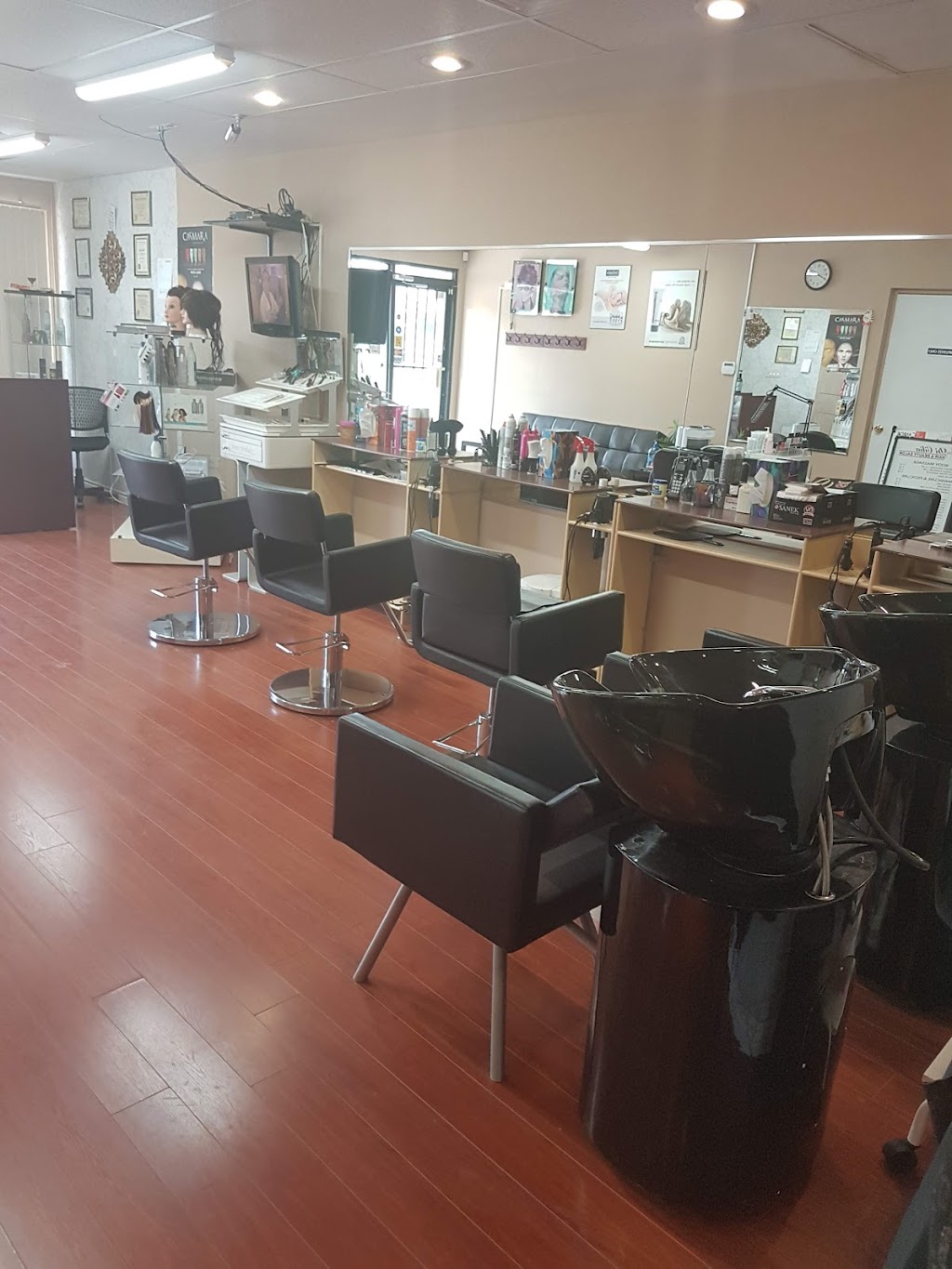 Di Bella Hair & Beauty Salon | 74b Main St N, Georgetown, ON L7G 3H3, Canada | Phone: (905) 598-3807
