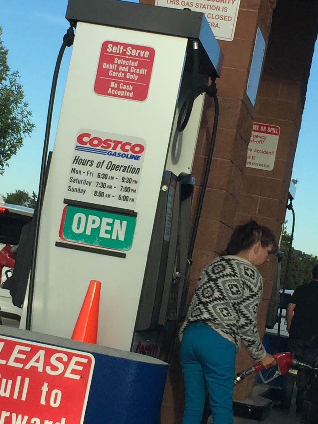 Costco Gasoline | gas station | 20499 64 Ave, Langley City, BC V2Y 1N5, Canada | 6045398901 OR +1 604-539-8901