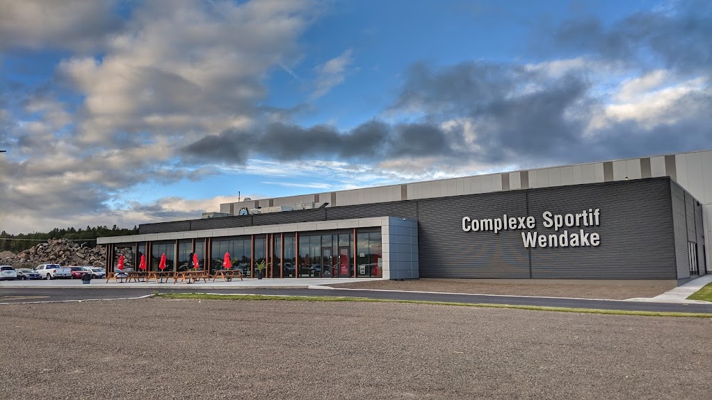 Complexe Sportif Desjardins de Wendake | 100 Rue Grand Chef Thonnakona, Wendake, QC G0A 4V0, Canada | Phone: (418) 847-0774