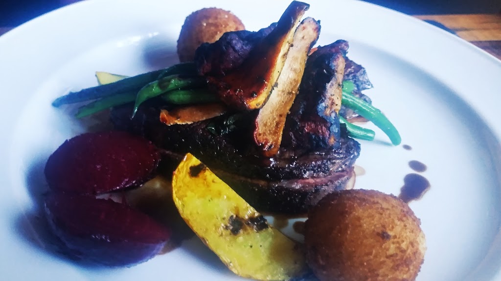 Mahle House Restaurant | 2104 Hemer Rd, Nanaimo, BC V9X 1L8, Canada | Phone: (250) 722-3621