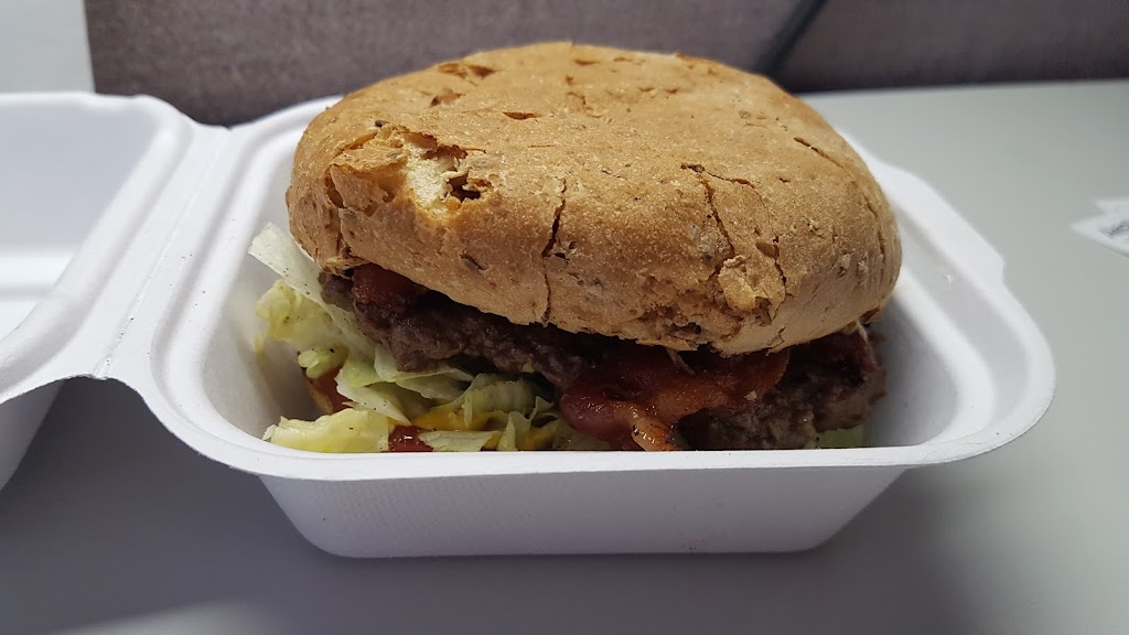 Manhattans Hand-made Burgers. | 320 Queen St, Ottawa, ON K1A 0N8, Canada | Phone: (613) 234-1692