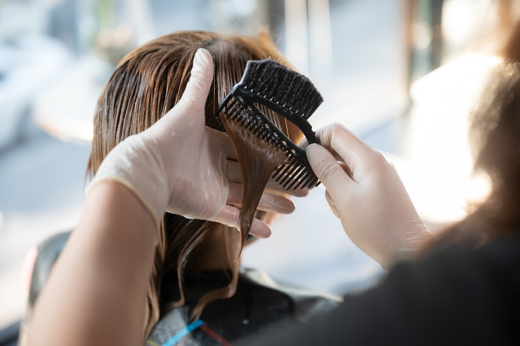 Salon Stylé | hair care | 126 5e Avenue #130, Saint-Jean-sur-Richelieu, QC J2X 1T3, Canada | 5146889733 OR +1 514-688-9733