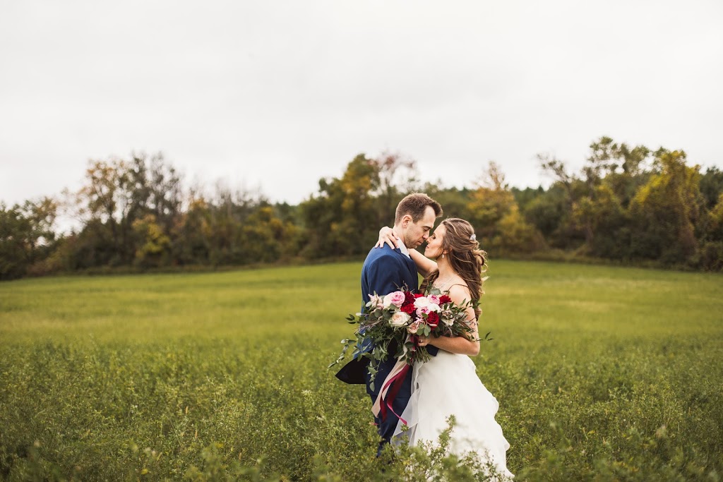 Sarah Andrews Photography | 18 Trendell Ln, Guelph, ON N1C 1B8, Canada | Phone: (416) 220-1776