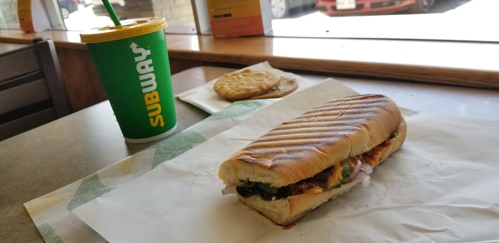 Subway | 300 Taunton Rd E, Oshawa, ON L1G 7K4, Canada | Phone: (905) 432-2233