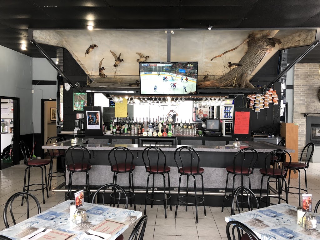 Cantine Ti-Ken | 1717 Chemin du Chenal-du-Moine, Sorel-Tracy, QC J3P 5N3, Canada | Phone: (450) 746-1244