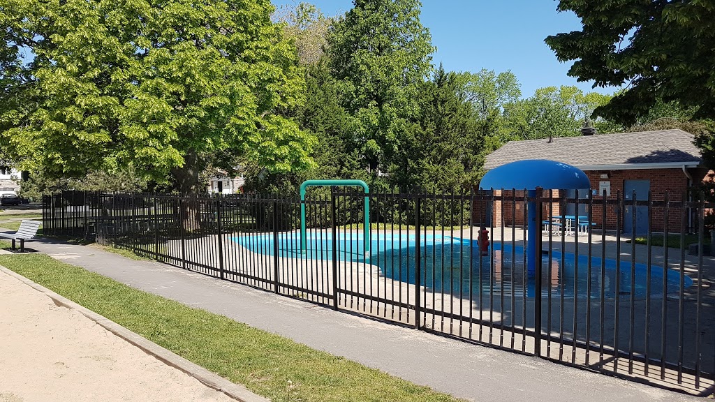 Parc Dakin | 1880 Chemin Saint-Clare, Mont-Royal, QC H3R 2P4, Canada | Phone: (514) 872-0311