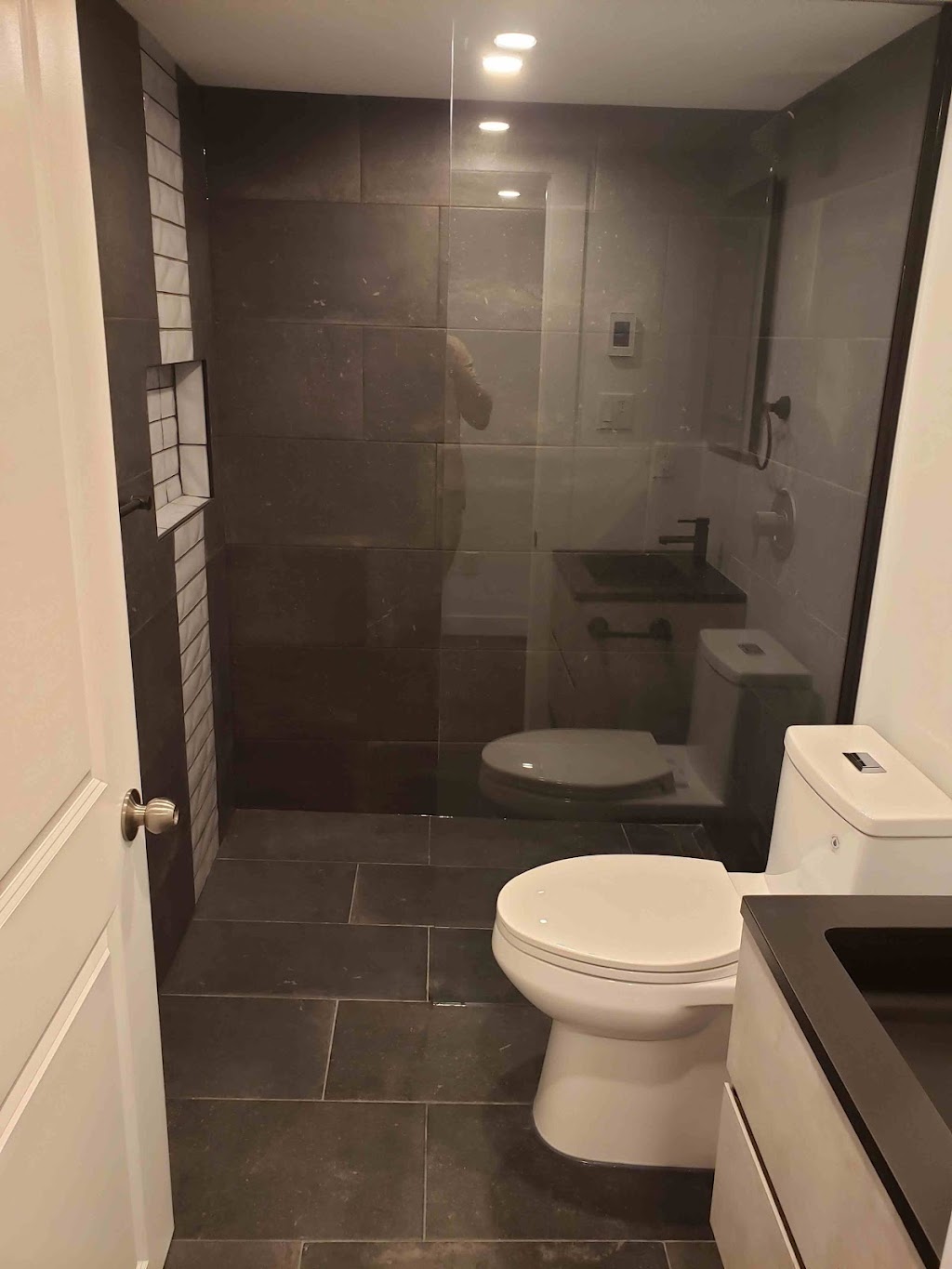 Square Win Basements | 122 Springwood Way, Spruce Grove, AB T7X 0S7, Canada | Phone: (587) 988-8780