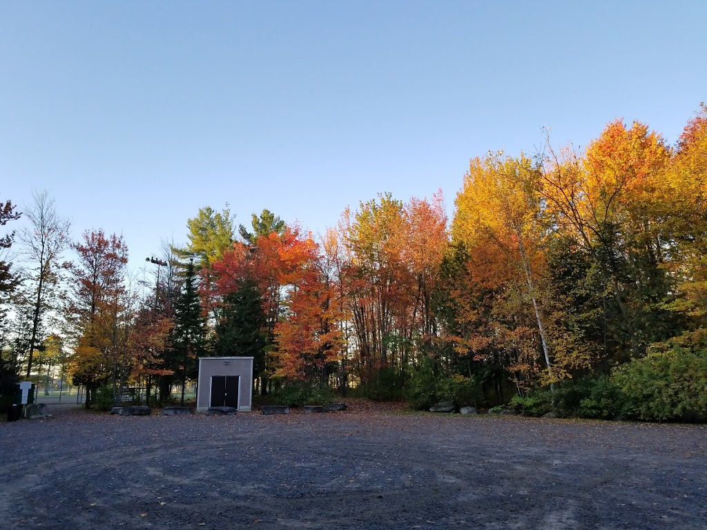Deevy Pines Park | 65 Stonehaven Dr, Ottawa, ON K2K 1A1, Canada | Phone: (613) 580-2400
