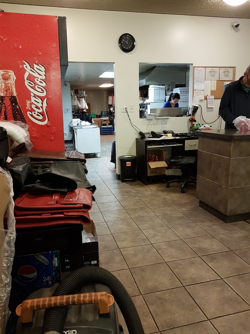 Roadrunner Pizza Whyte Ave | 9938 82 Ave NW, Edmonton, AB T6E 1Y9, Canada | Phone: (780) 432-0876