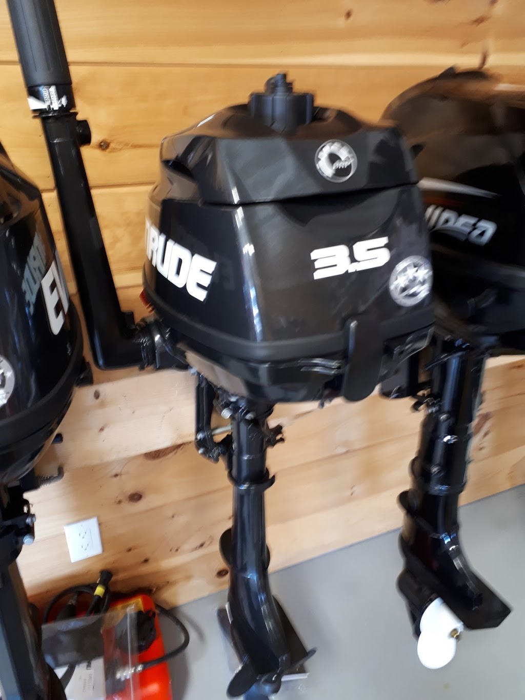 Petits Moteurs Michel | 580 Rue Chef Max Gros-Louis, Wendake, QC G0A 4V0, Canada | Phone: (418) 842-6223