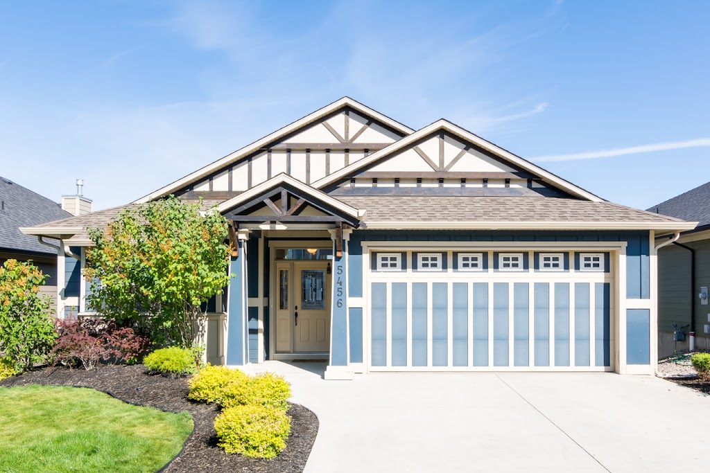 Martha King Real Estate | 477 Mt Pleasant Rd, Toronto, ON M4S 2L9, Canada | Phone: (437) 225-2003