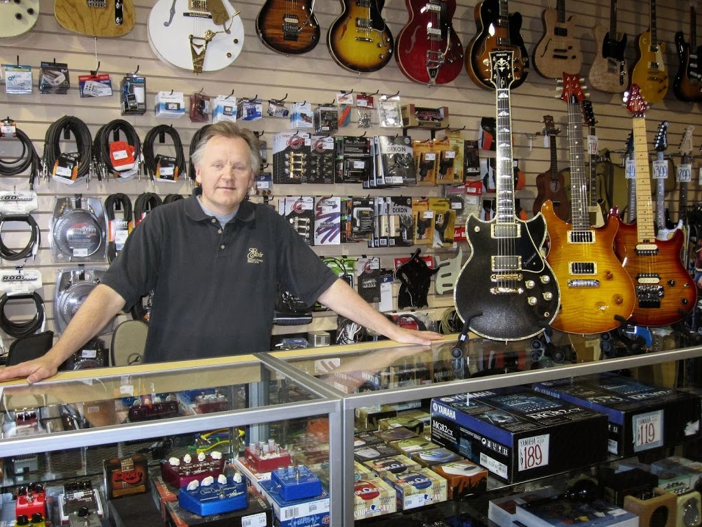 The Guitar World Oakville | 380 Dundas St E, Oakville, ON L6H 6Z9, Canada | Phone: (905) 257-3110