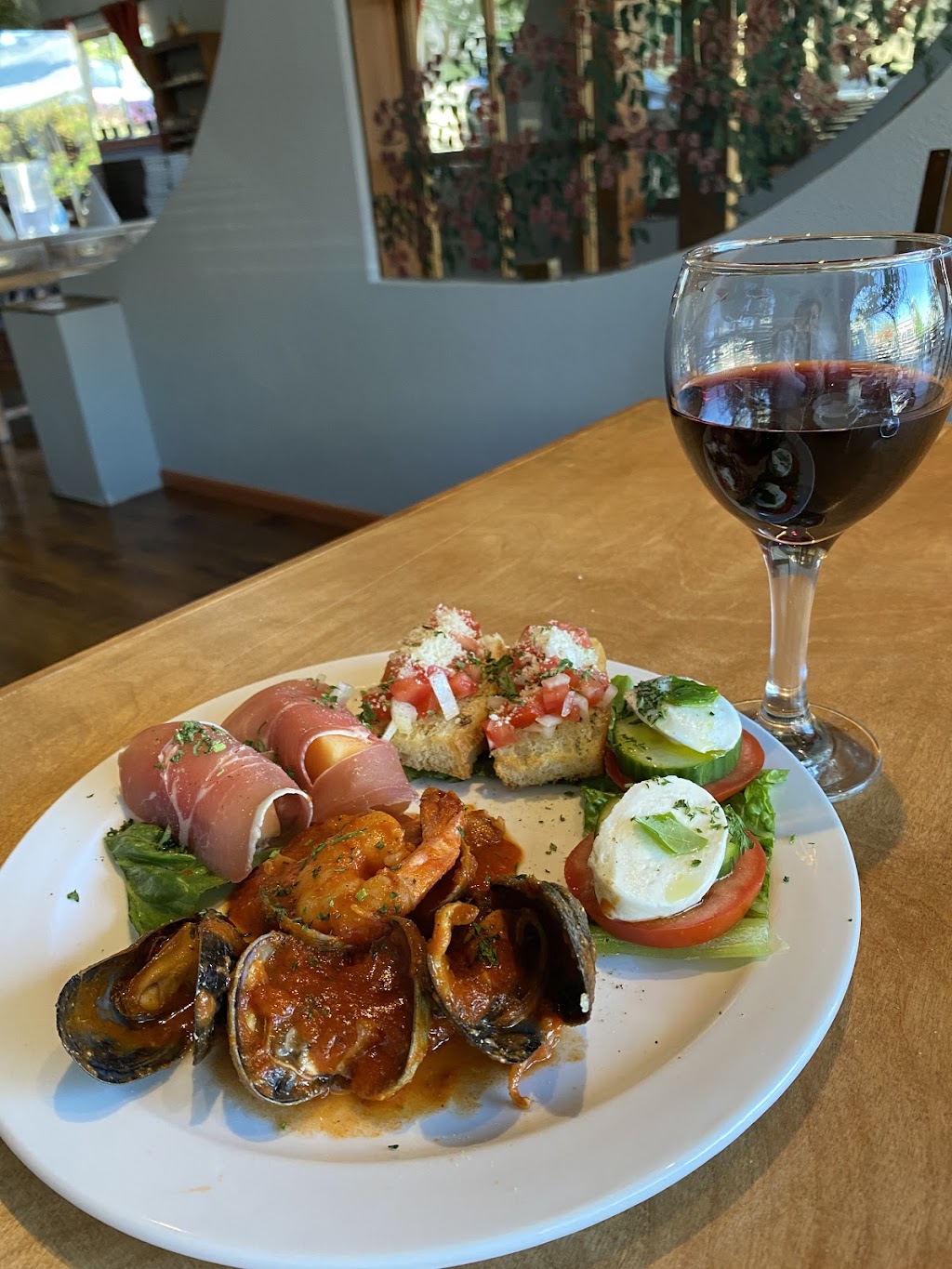 La Notte Italian Restaurant | 3307 Dunbar St, Vancouver, BC V6S 2C1, Canada | Phone: (604) 222-4033