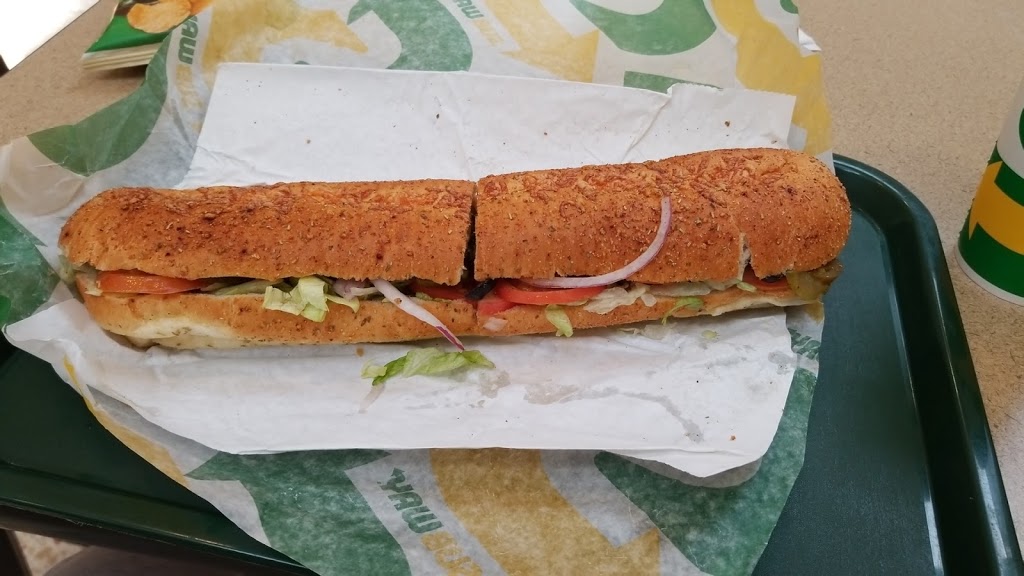 Subway | 320 Bayfield St, Bayfield Mall Unit # 87, Barrie, ON L4M 6X7, Canada | Phone: (705) 722-4721