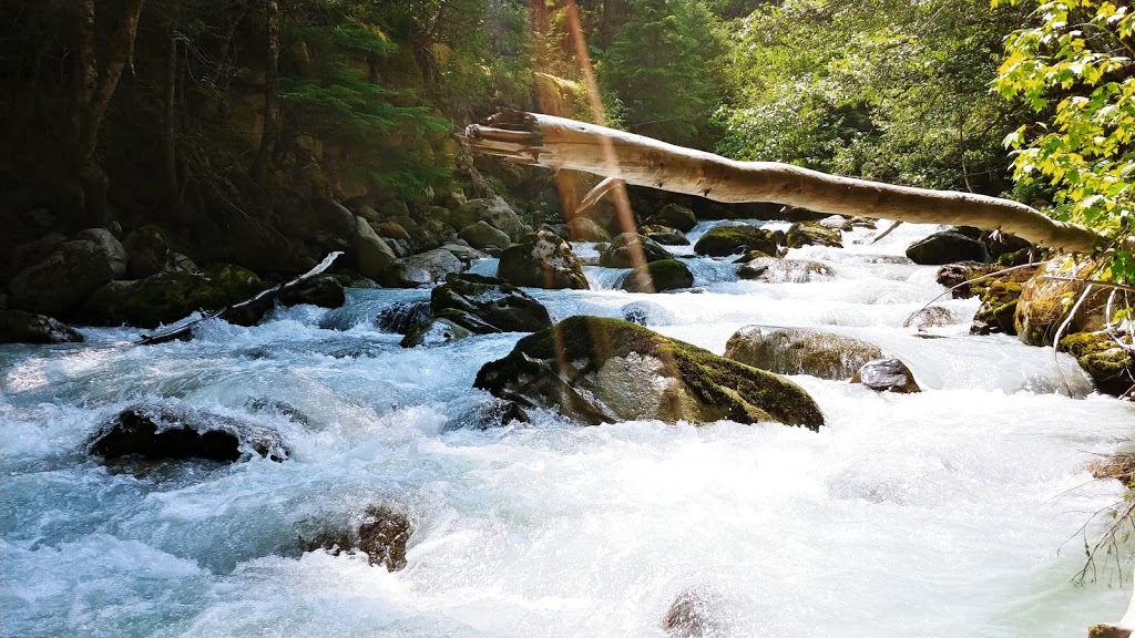 Mountain Glass & Mirror | 1356 Aster St, Pemberton, BC V0N 2L0, Canada | Phone: (604) 894-6724