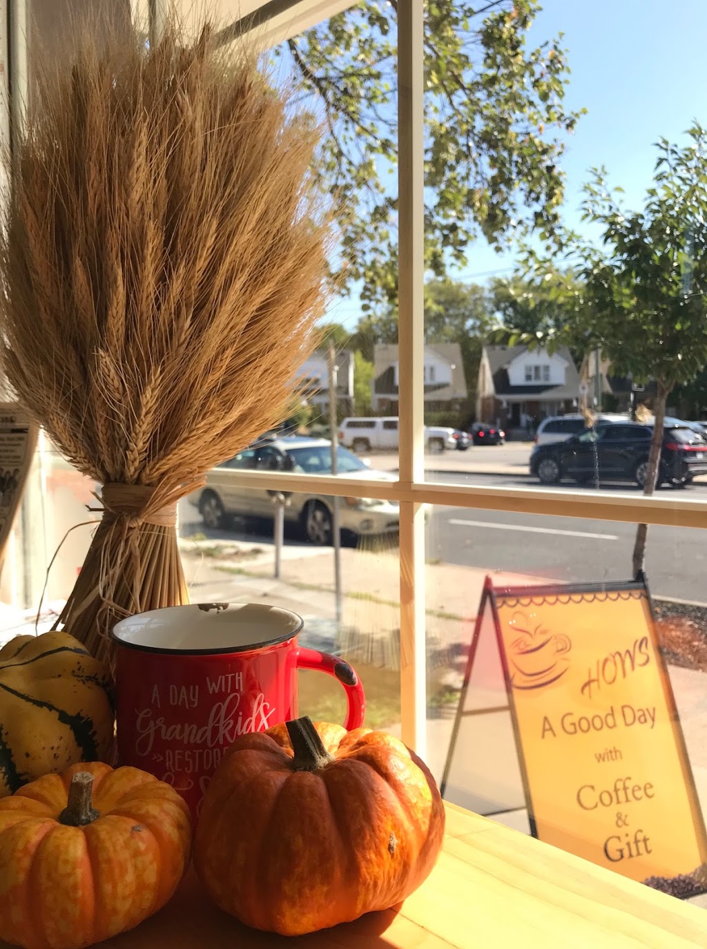HOWS Coffee & Gift | 948 King St W, Hamilton, ON L8S 1K8, Canada | Phone: (905) 512-4768