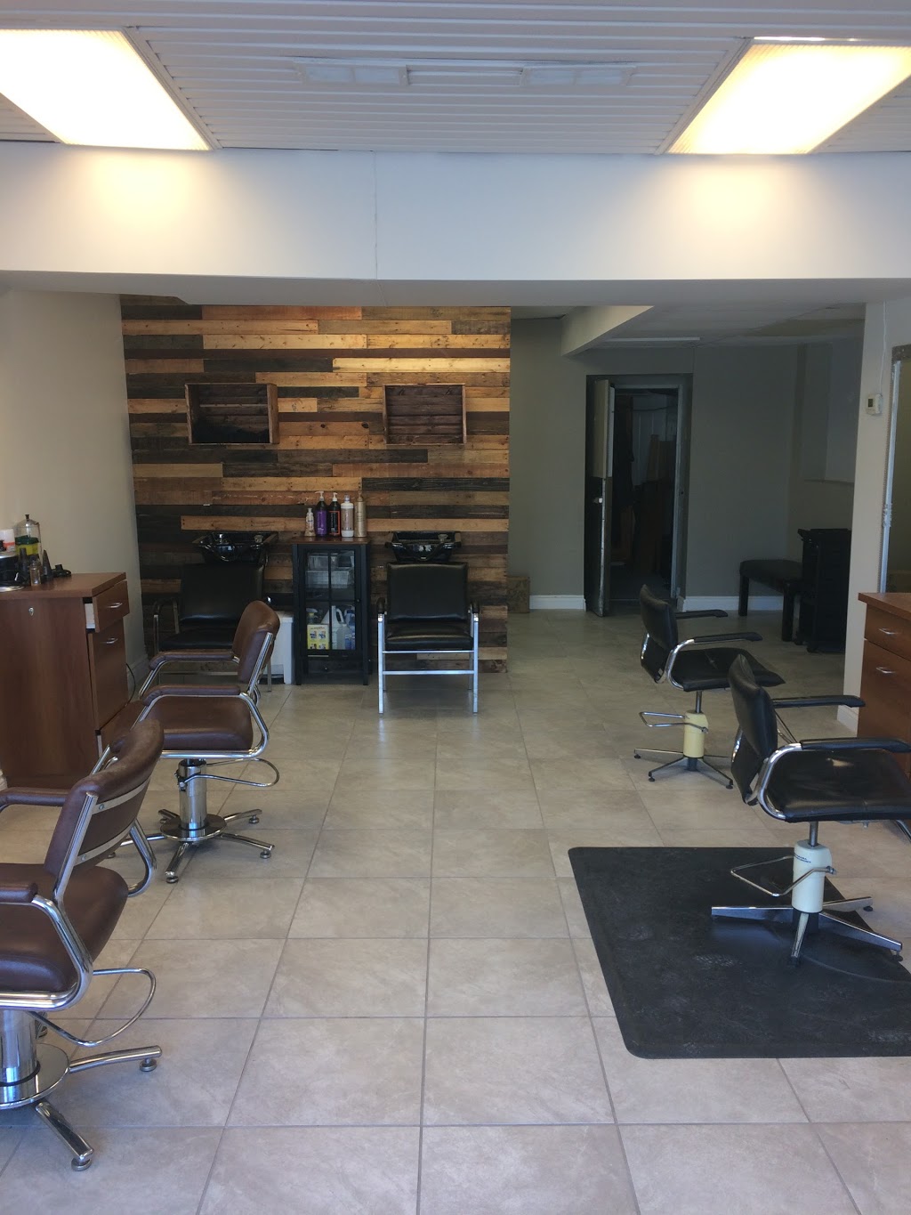 Refinery Salon and Barber | 39 King Ave E, Newcastle, ON L1B 1H3, Canada | Phone: (905) 446-7000