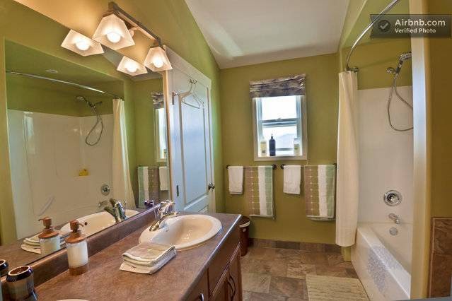 A Days Dream B&B | 6093 Jackson Crescent, Peachland, BC V0H 1X4, Canada | Phone: (250) 864-4664