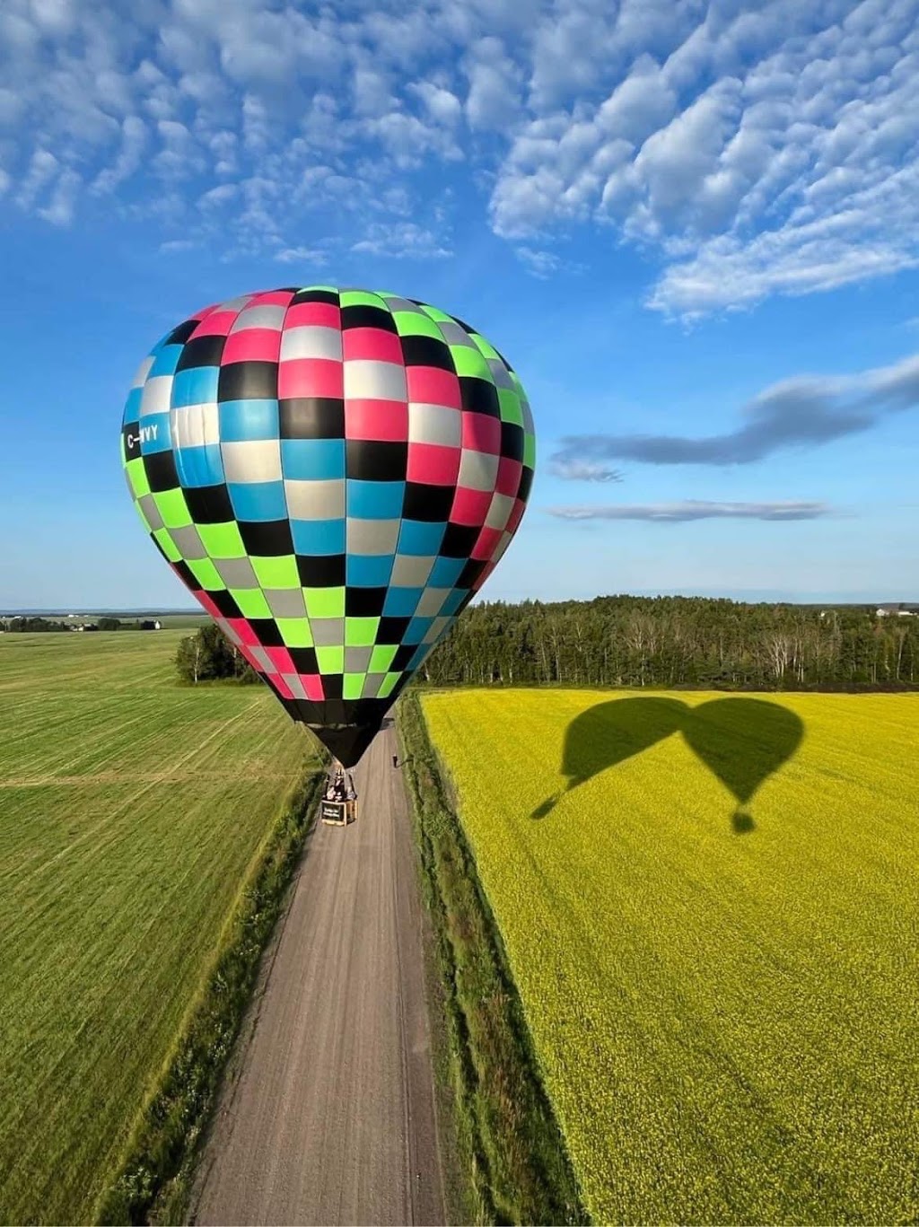 ExplorAir Montgolfière | 95 Rue Bourassa, Saint-Jean-sur-Richelieu, QC J2W 1G5, Canada | Phone: (514) 830-4137