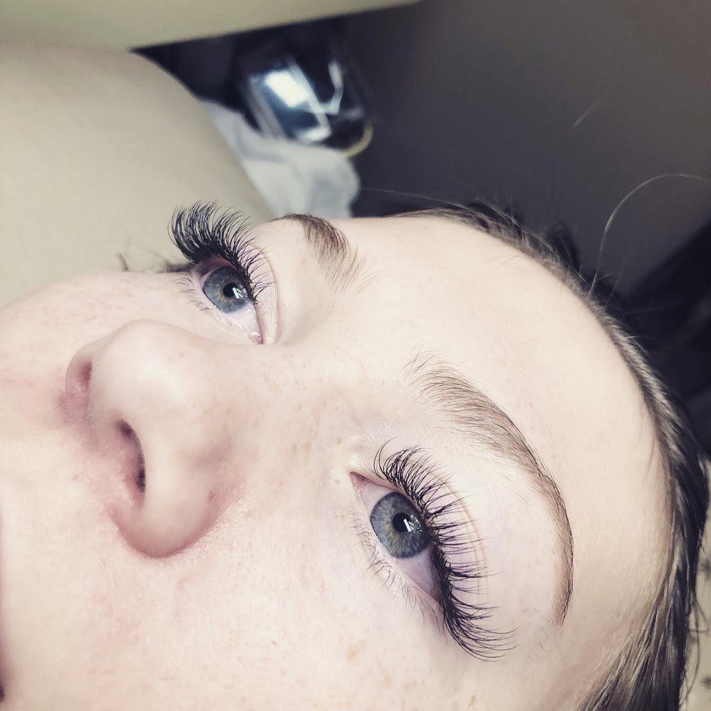 la petite Salon | 305 Main St, Radisson, SK S0K 3L0, Canada | Phone: (306) 827-2323