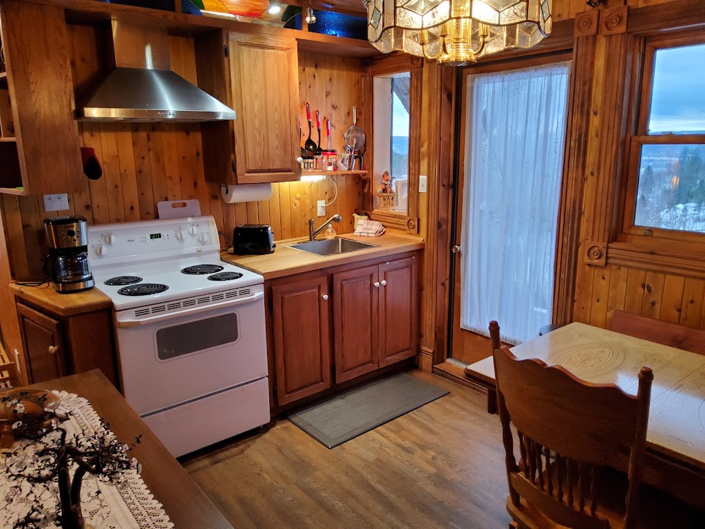 Gîte & Résidence de lArtisan S.E.N.C | 119, Pointe-aux-Pins St-Fulgence, Saguenay, QC G0V 1S0, Canada | Phone: (418) 674-1344