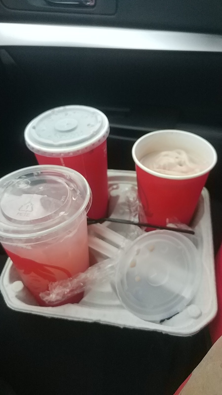 Wendys | 6948 McLeod Rd, Niagara Falls, ON L2G 7K3, Canada | Phone: (905) 354-9976