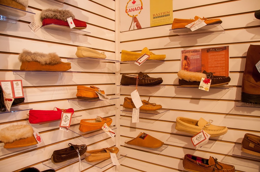 Meubles dAutrefois MB | 350 Rue Saint Paul Est #250, Montréal, QC H2Y 1H2, Canada | Phone: (514) 875-4511