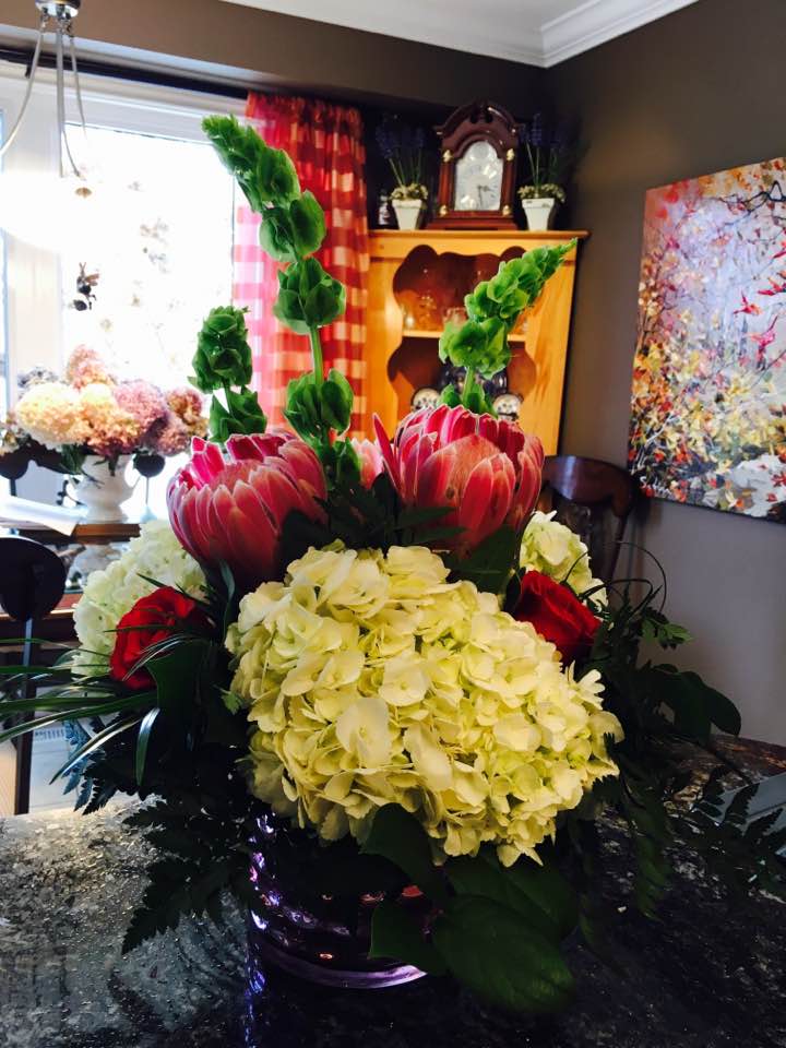 Mariannas Flower Island | 4033 New St Unit 5, Burlington, ON L7L 1S8, Canada | Phone: (905) 632-0170