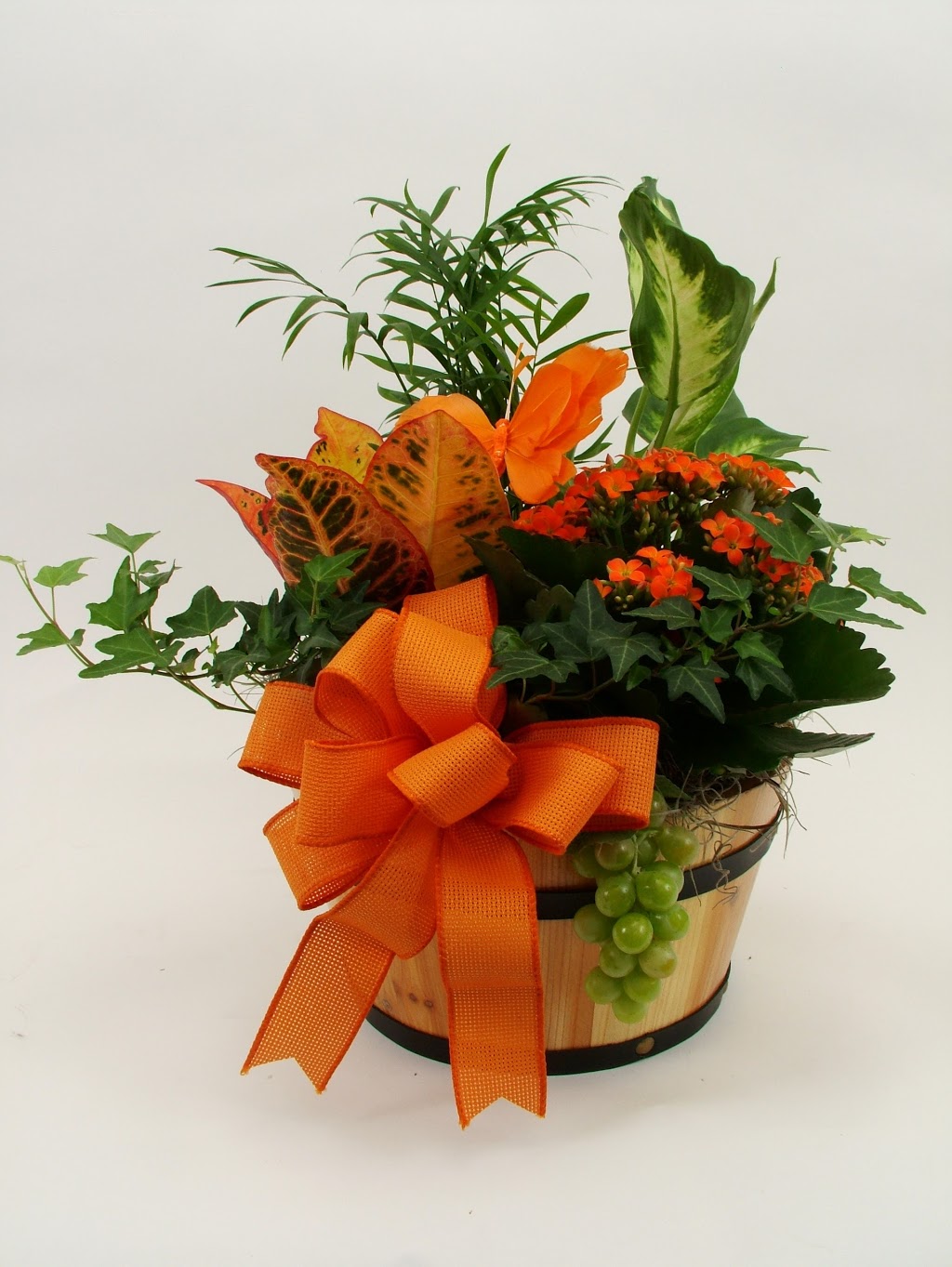 Russells Flower Shop | 1421 Main St E, Hamilton, ON L8K 1C2, Canada | Phone: (905) 547-1239