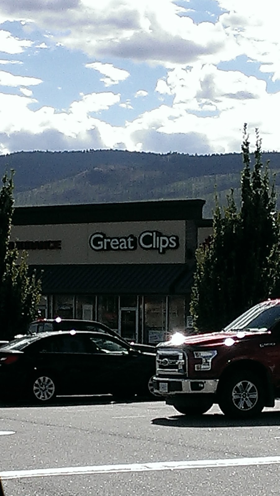 Great Clips | 515 - 3042 Louie Dr, West Kelowna, BC V4T 3E2, Canada | Phone: (778) 754-7588