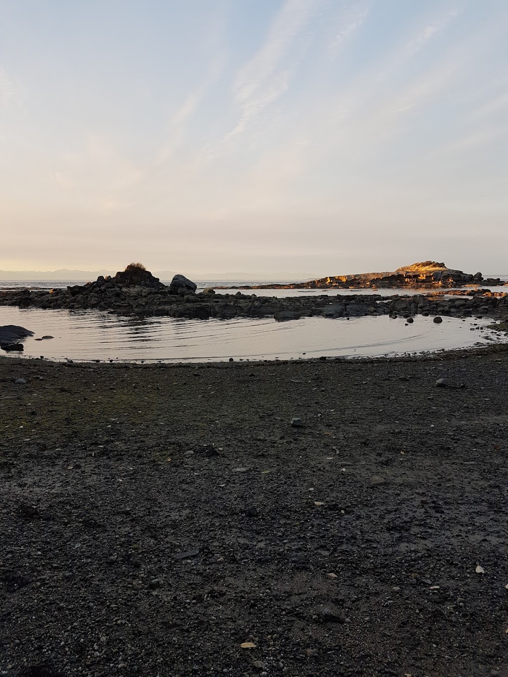 A+ Guesthouse on Bayview | 504 Bayview Dr, Mayne Island, BC V0N 2J1, Canada | Phone: (250) 539-5526