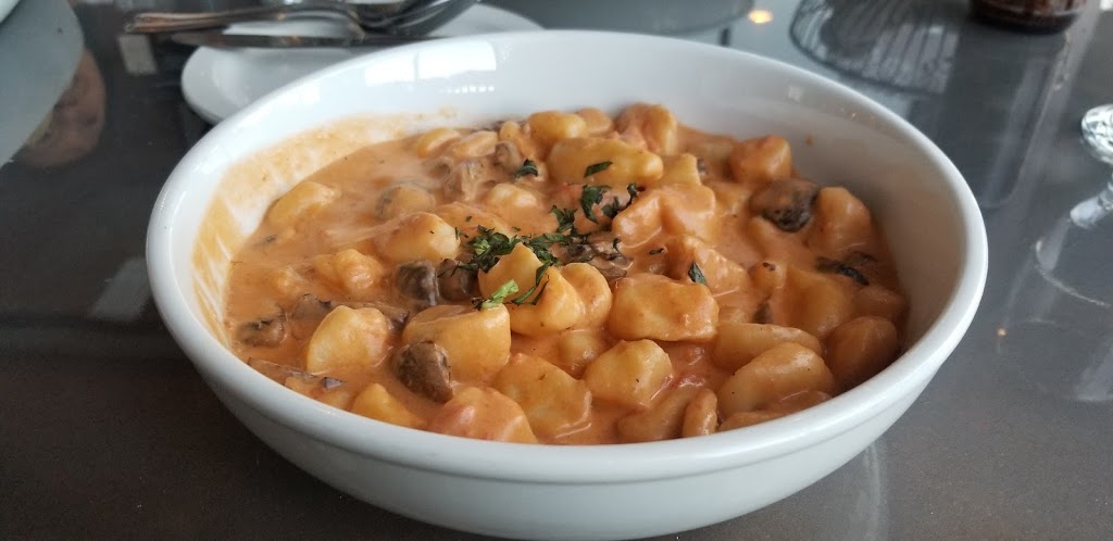 Trattoria Lanni | 590 Avenue Saint-Charles, Vaudreuil-Dorion, QC J7V 8H2, Canada | Phone: (450) 455-9300