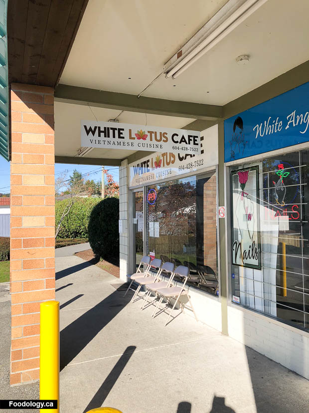 White Lotus Cafe | 5901 Broadway, Burnaby, BC V5B 2Y1, Canada | Phone: (604) 428-7522