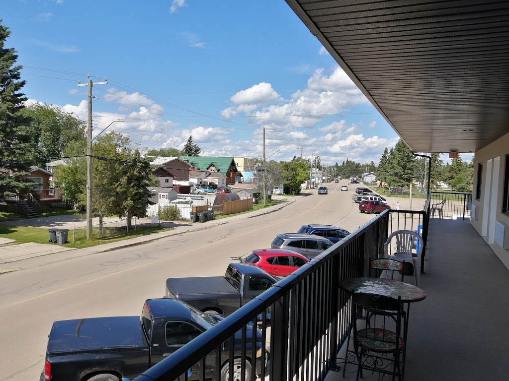 Alberta Beach Inn And Suites | 4939 50 Ave, Alberta Beach, AB T0E 0A0, Canada | Phone: (587) 763-0351