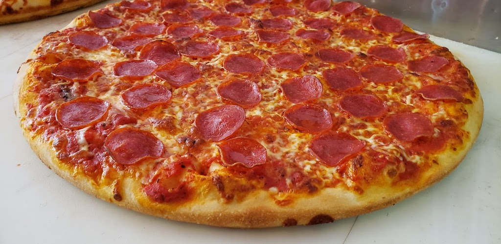 Maestro Omars Gourmet Pizza | 66 Kingston Rd, Toronto, ON M4L 1S4, Canada | Phone: (416) 792-7492